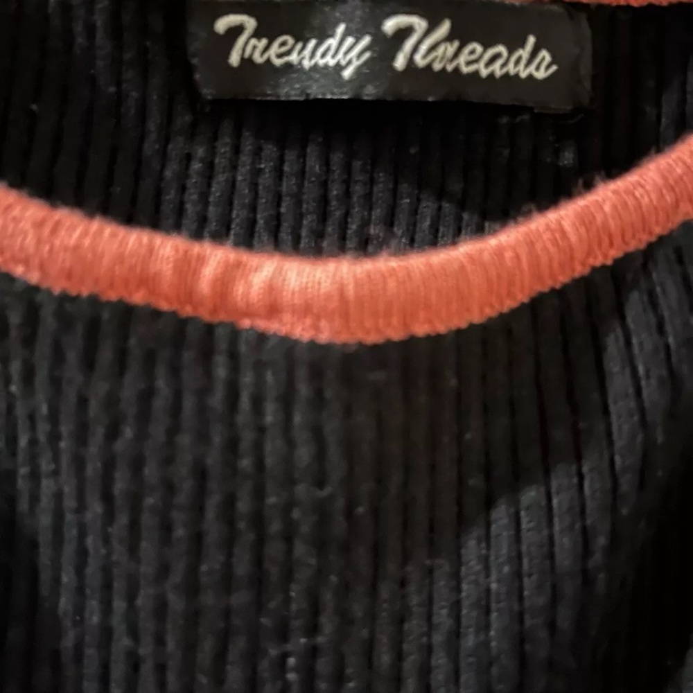 Black W/ Pink Ribbed Tank - Picture 4 of 5